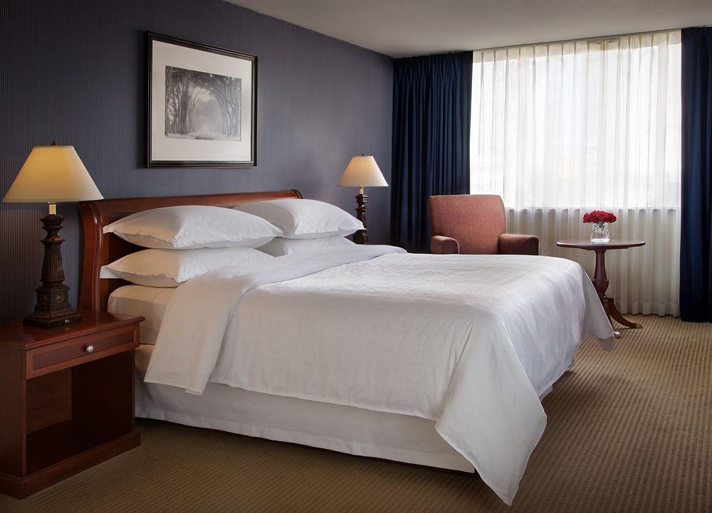 Sheraton Downtown Hotel 4*