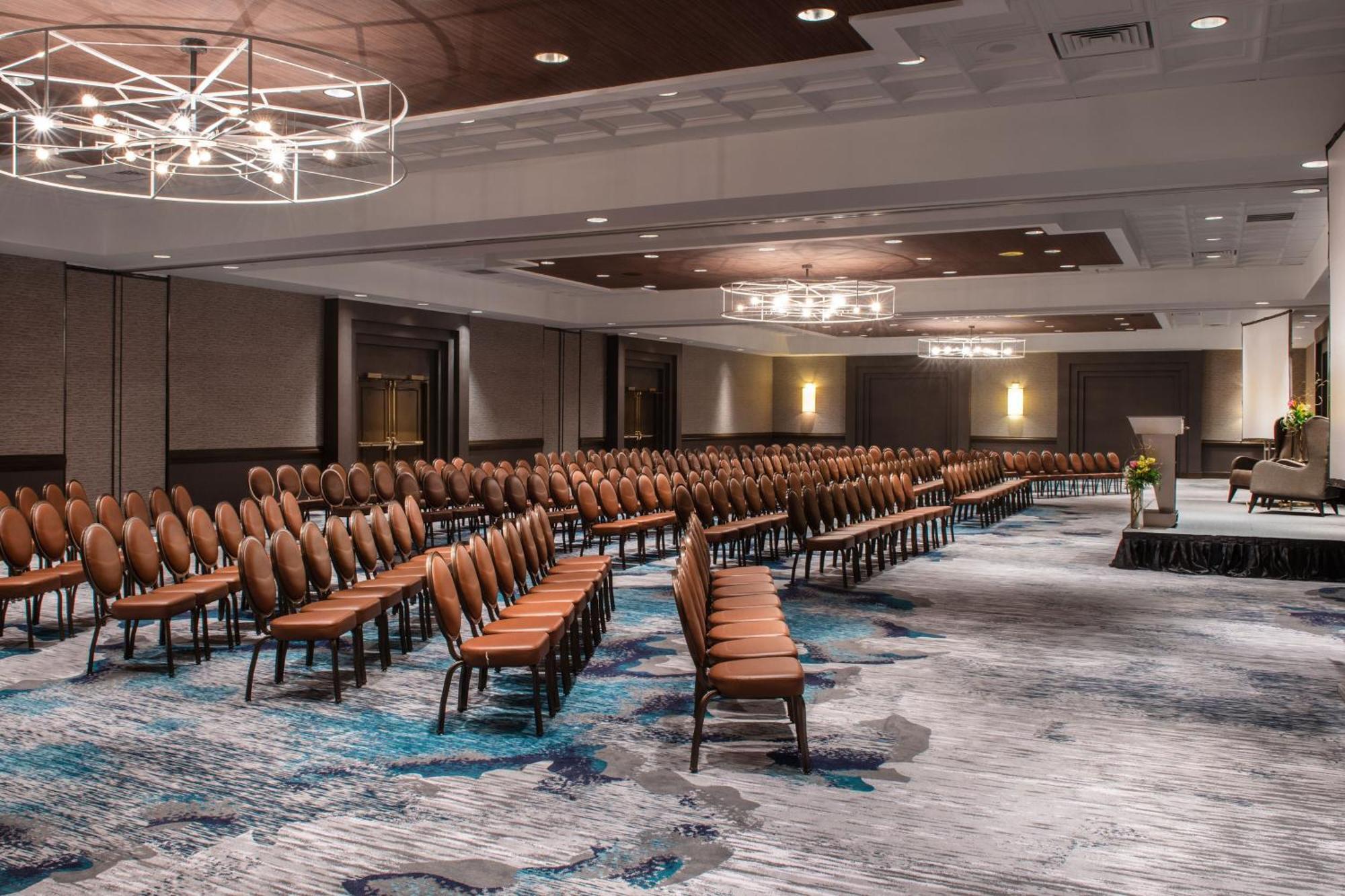Sheraton Downtown Hotel 4*