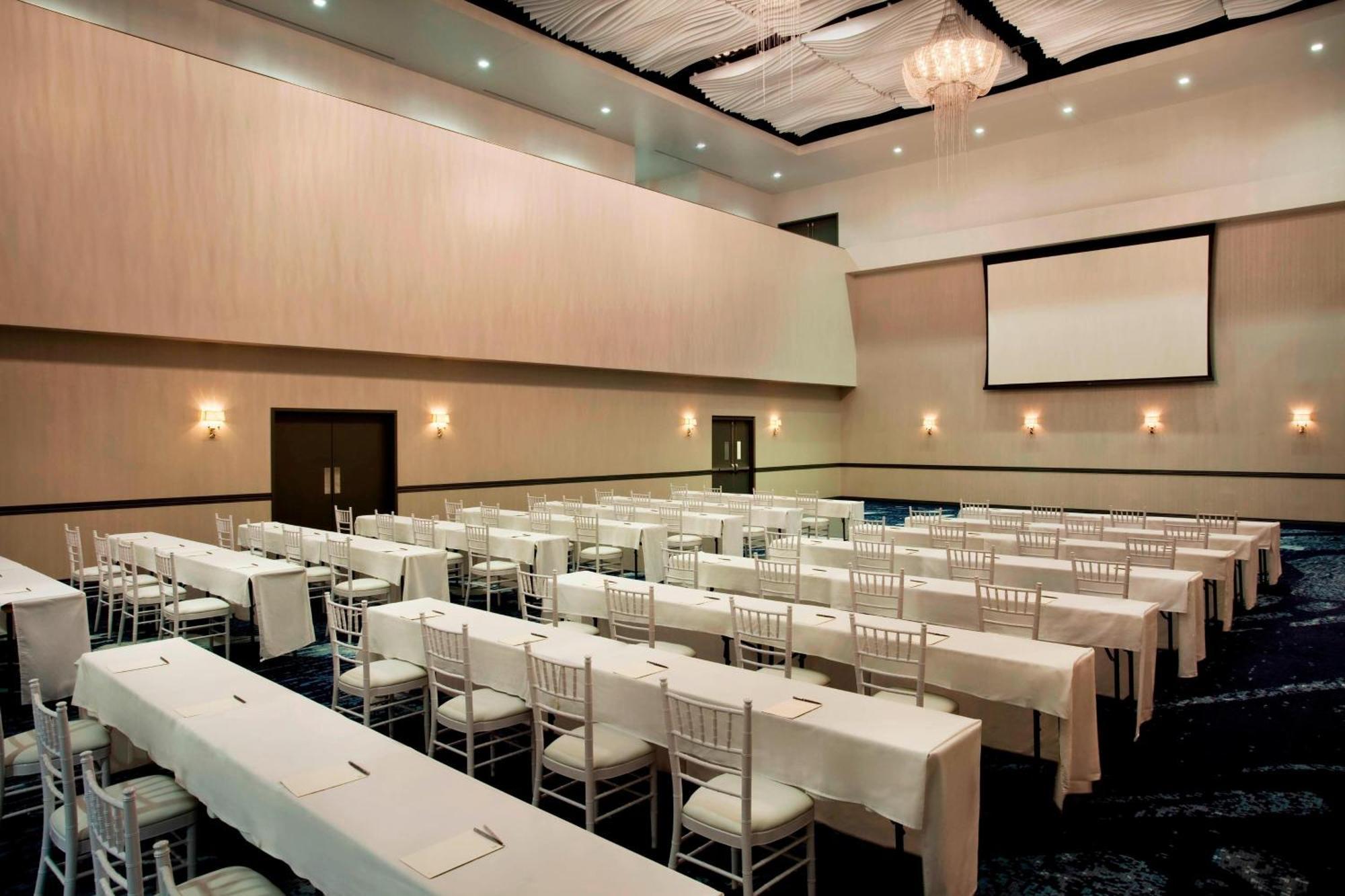 Hotel Sheraton Downtown 4*
